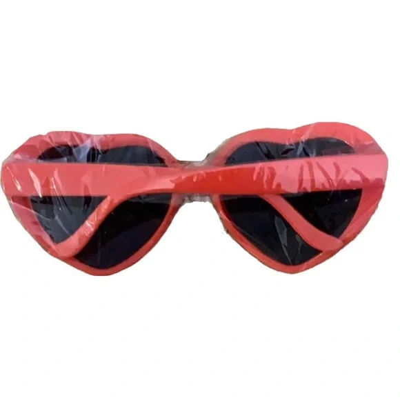 Red Heart Shaped Sunglasses 🕶 New In Bag - perfect for Taylor Swift - Picture 4 of 5
